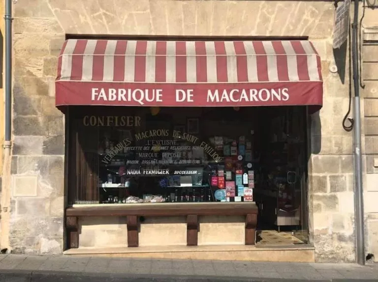 The shop front, 9 rue Guadet in Saint-Émilion