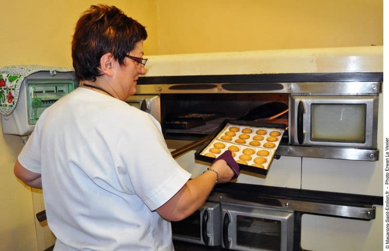 Macarons baking at the workshop